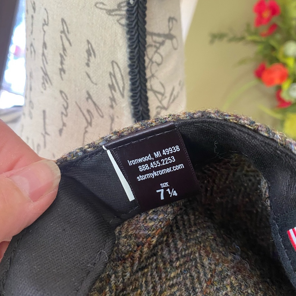 NWOT Stormy Kromer Wool Harris tweed Flat cap herringbone-brown/gray/blue/gold - Picture 7 of 8